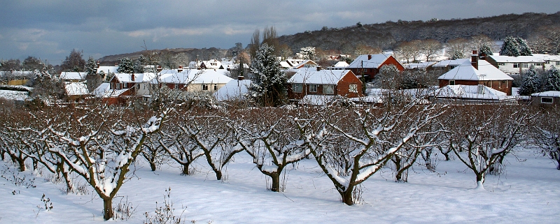 Snow towards Berkeley Close.jpg